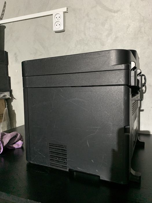 Canon MF244dw принтер