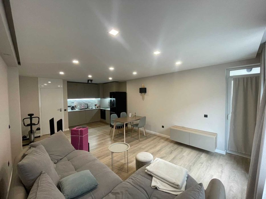 Дава се под наем Тристаен апартамент в София, Кръстова вада - 92 кв.м за 599 € - Снимка #1