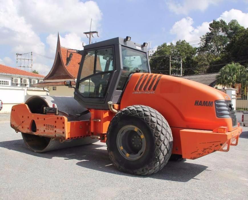 Inchiriez autogreder cilindru compactor buldozer si excavator