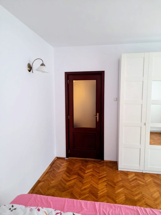 Inchiriez apartament cu 2 camere in str. Plopilor