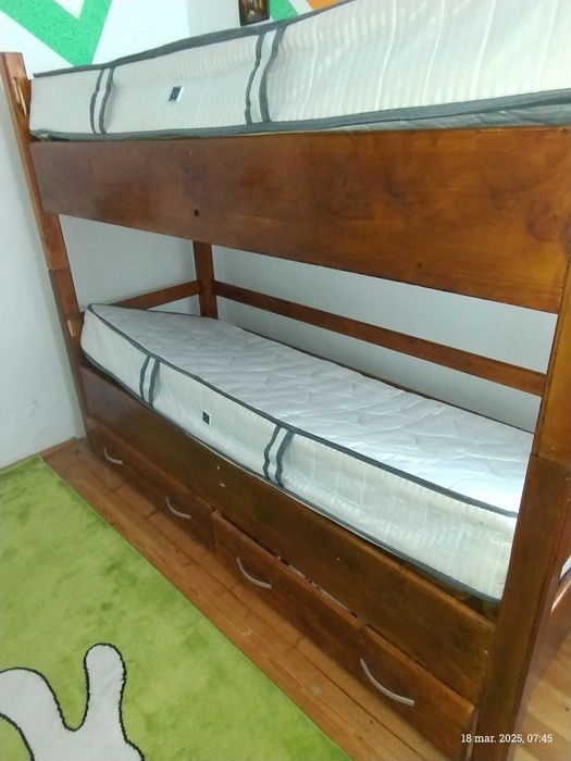 2 Paturi suprapuse  si covor pentru camera copii