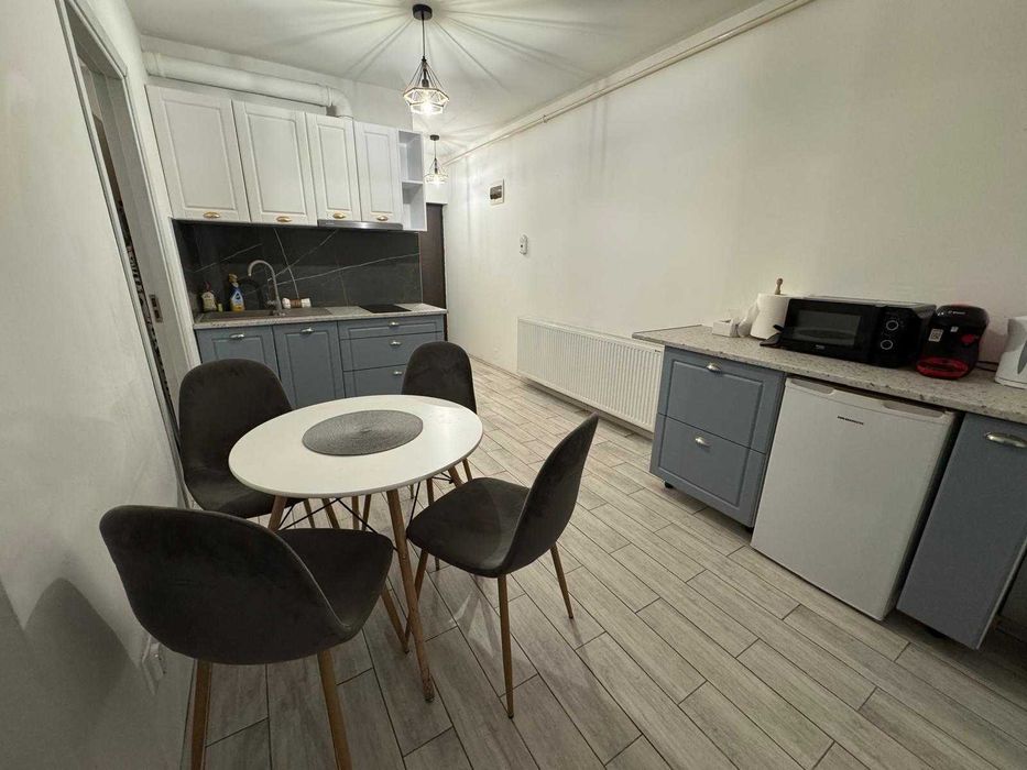 PF inchiriez apart. 3 camere, 80 mp| Parcare inclusă | Zona VIVO - BMW