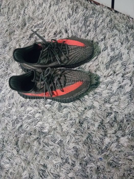 Yeezy 350 Carbon Beluga