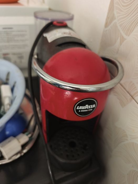 Mașina de cafea Lavazza și storcător de fructe (probate o data )