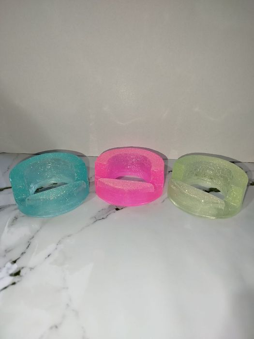 Подставки для сотовои