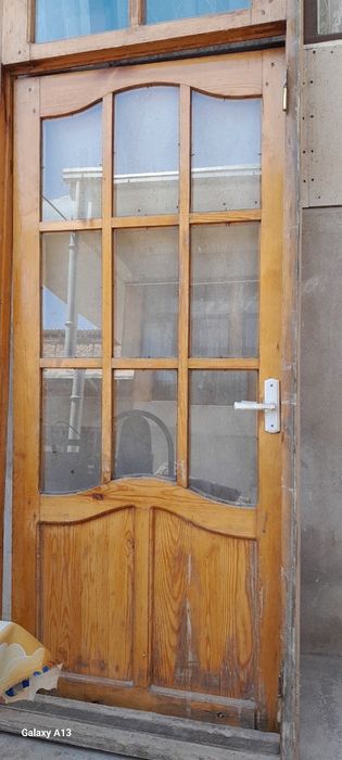 Yoģoch eshiklar 2ta narxi kelishiladi