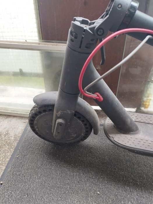 Vând trotineta electrica