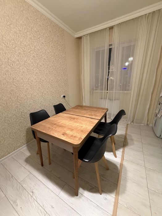 Продается обеденный стол раздвижной