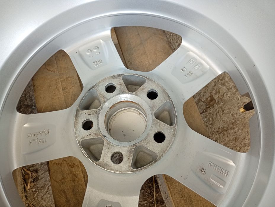 Почти нови Dezent 15-5x100 ER40 5.5j Volkswagen Polo