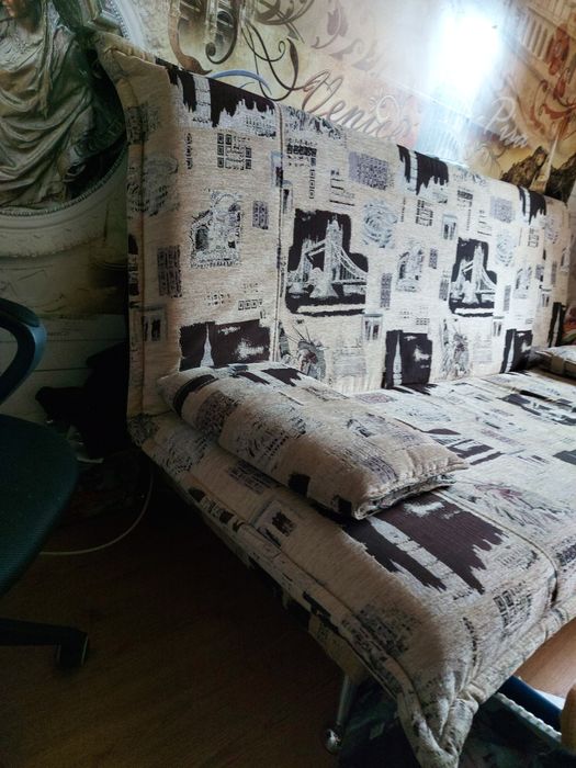 Продам диван б/у в отличном состоянии