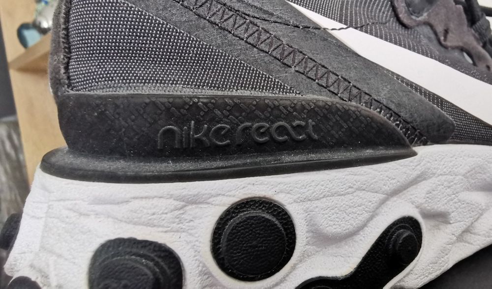 Nike React Element 55 black white номер 42
Black White