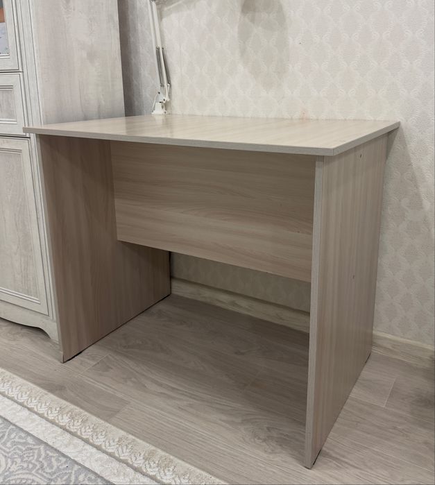 Стол письменный