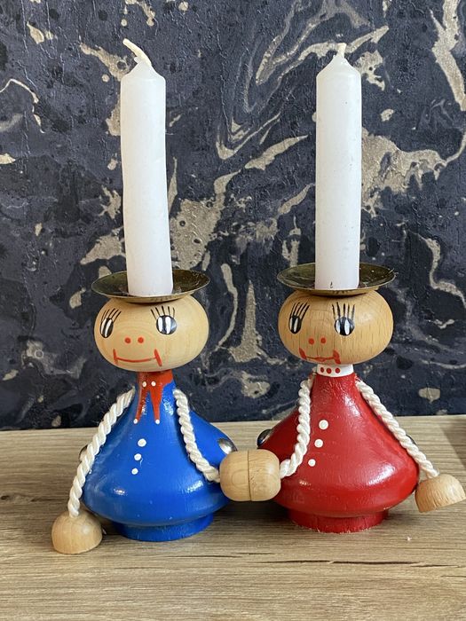 Свещнищи  дървени и порцеланови