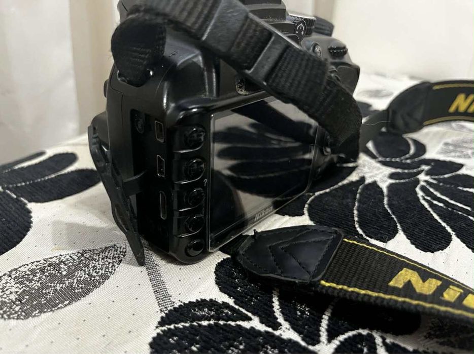 Фотоапарат Nikon D3100