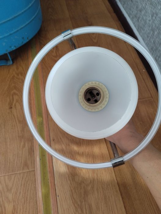 Люстра на кухню  кому нужна