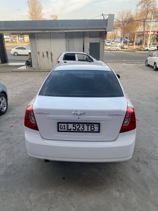 Chevrolet lacetti-2011