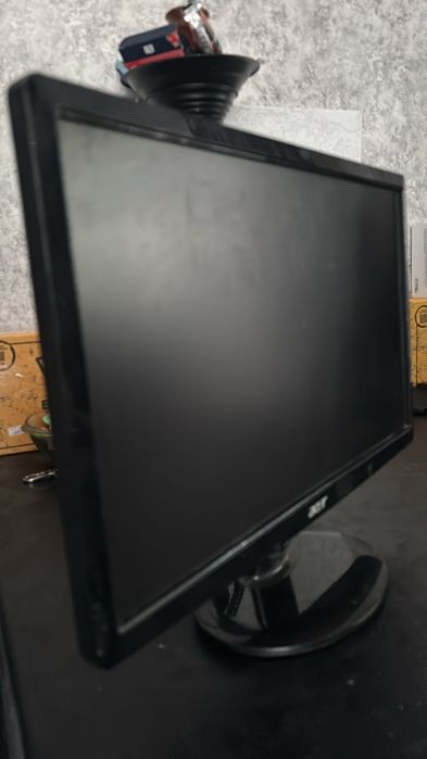 Продам мониторы emachines и Acer в рабочем состоянии