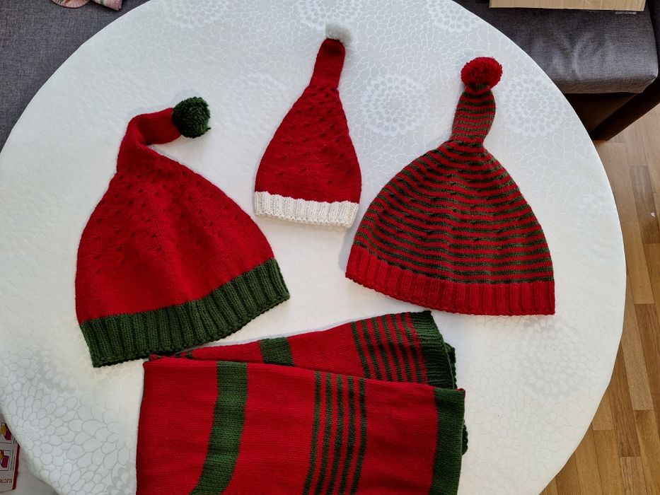 Коледни шапки и шал