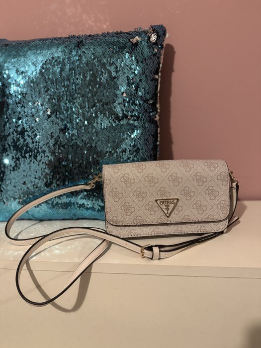 Дамска чанта Guess