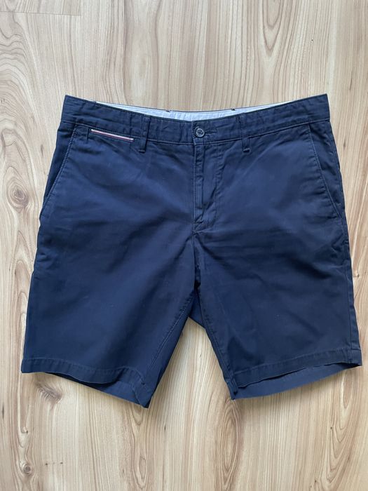 TOMMY HILFIGER / мъжки къс панталон W32