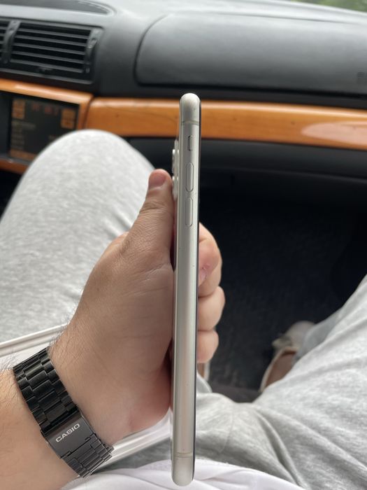 Продам Айфон 11 в идеельном состоянии