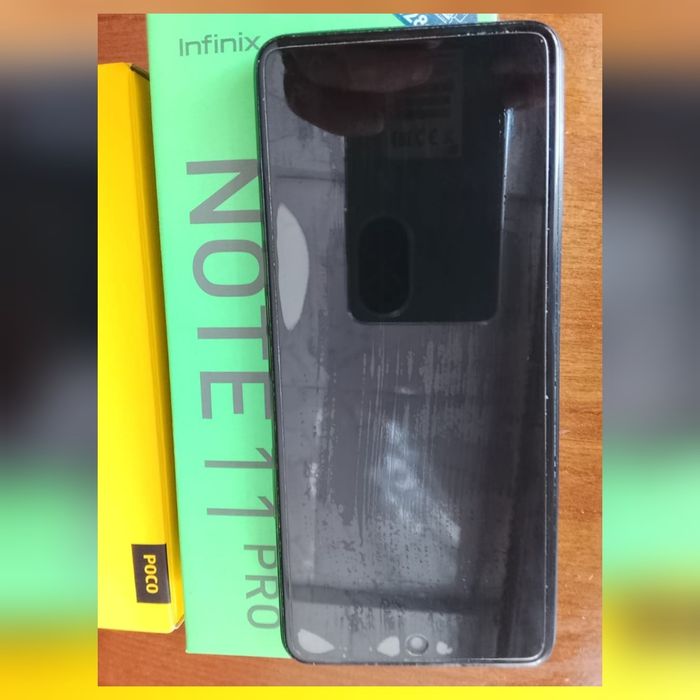 Продам смартфон один из двух