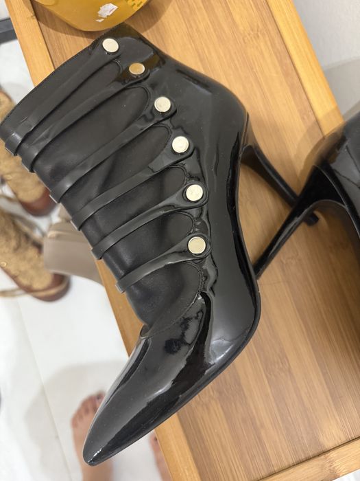 Ботильоны лаковые Basconi