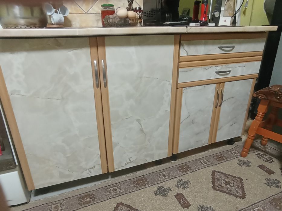 Vând mobila de bucatarie