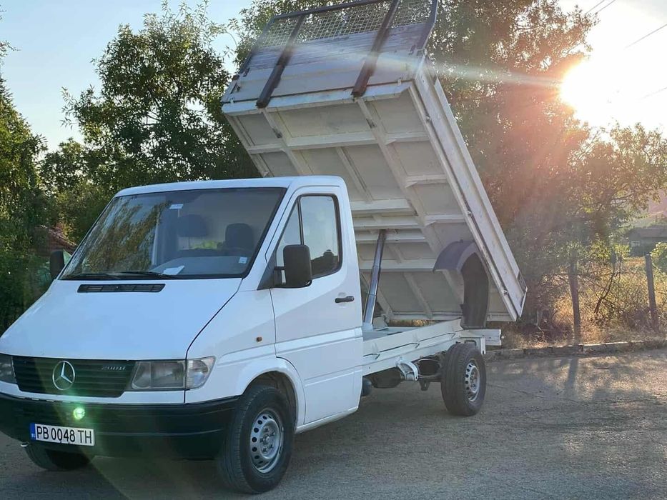Mercedes 208D Sprinter (самосвал)