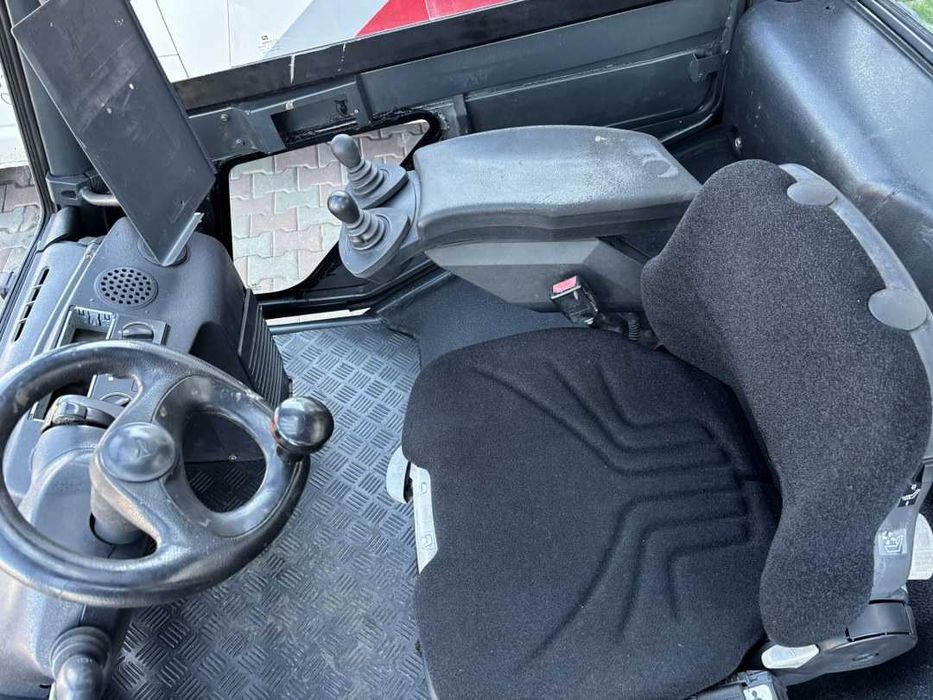 Stivuitor - Motostivuitor Linde H40D-01 Anul fabricației: 11/2010