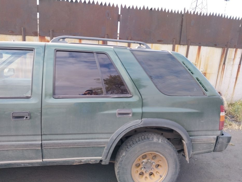 Опель Фронтера 2,4