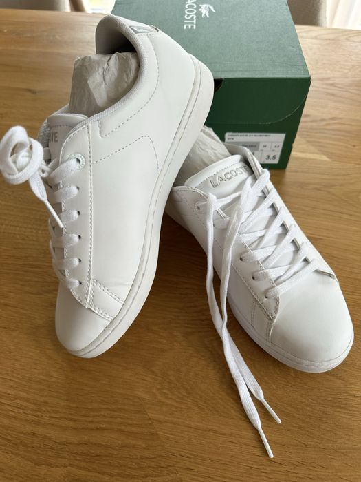 Продавам бели детски кецове Lacoste - 36 номер