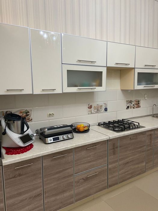 Срочно продам кух гарнитур в отличном состоянии