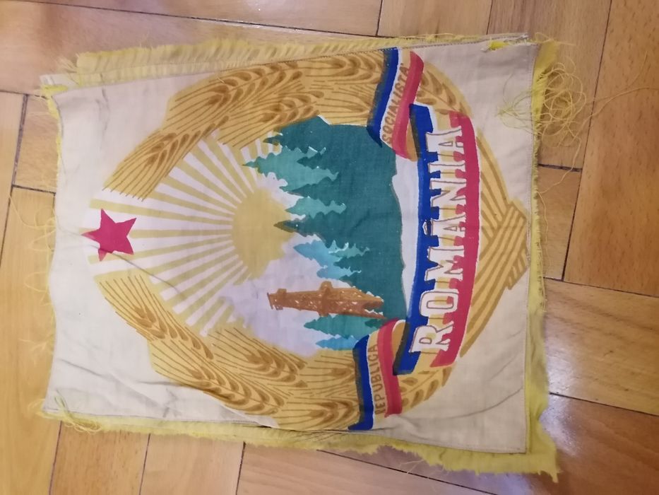 Drapel comunist stema