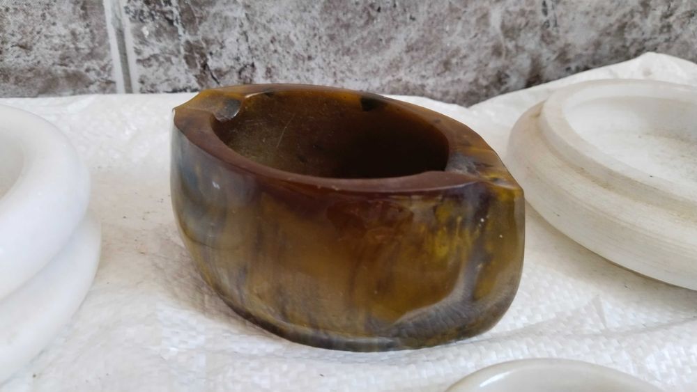 Пепелници мраморни, кристални, епоксид