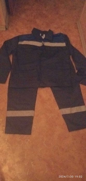 Продам рабочая  форма(Новая)