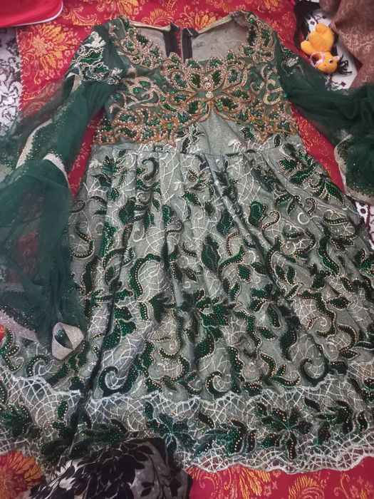 Ansambl koʻylak juda chiroyli bejirim