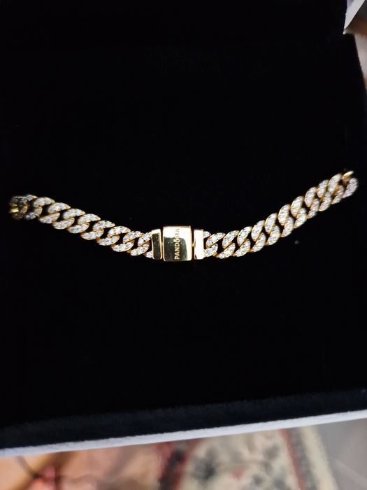 Пандора златна ..