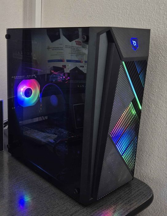 Vând unitate de gaming