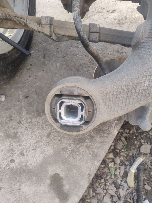 Punte spate jug spate BMW F10 turbo injector, rezervor, aripa usa far