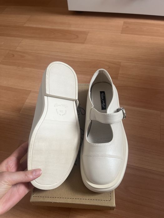 Продам обувь лоферы