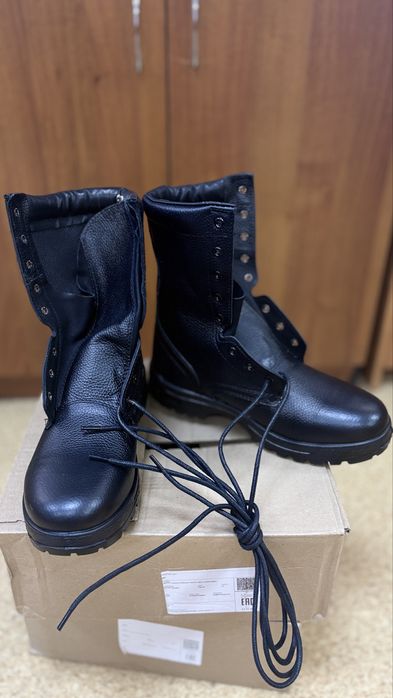 Ботинки с высоким берцем летние