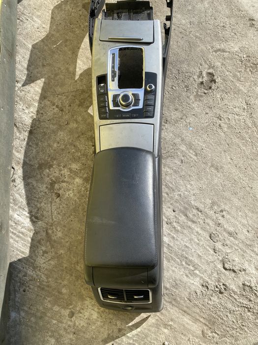 Tunel Cotiera Audi A6 C6 Pret 500 lei complecta