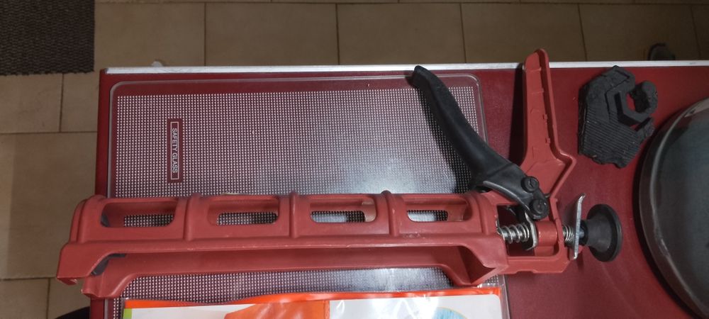 Поялник като нов,ползван веднъж,пистолет за пяна ,силикон,нов,раменки