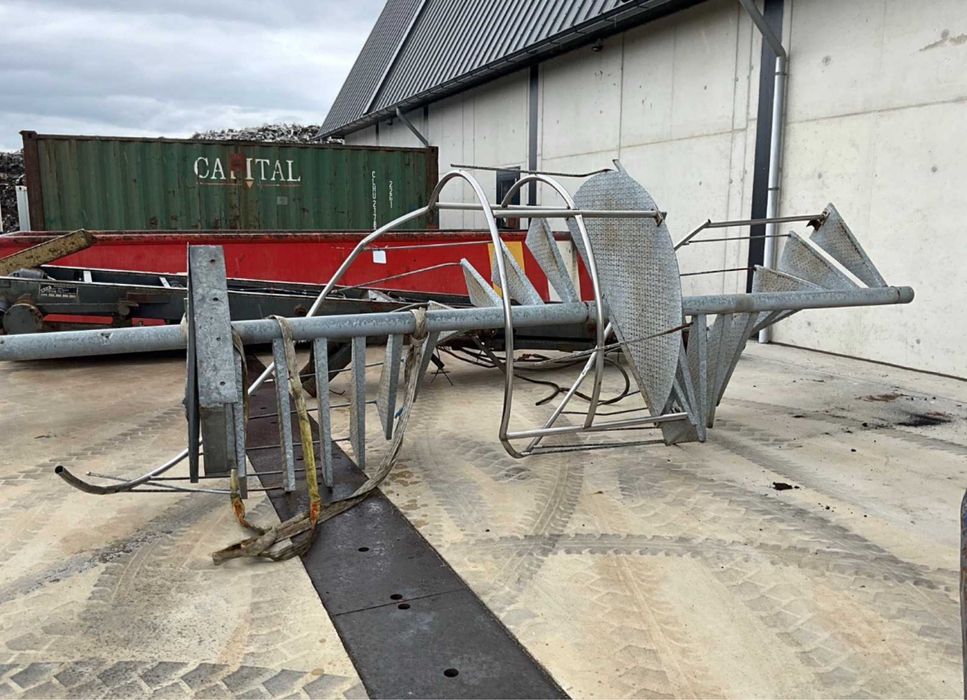 Scară spirală zincată