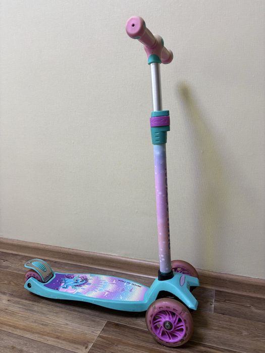 Продам самокат для девочки