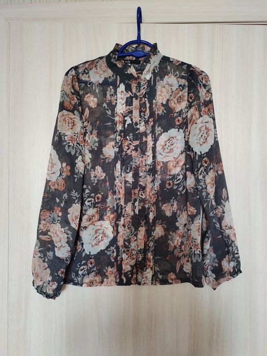 Брендовые вещи на размер 42-44.