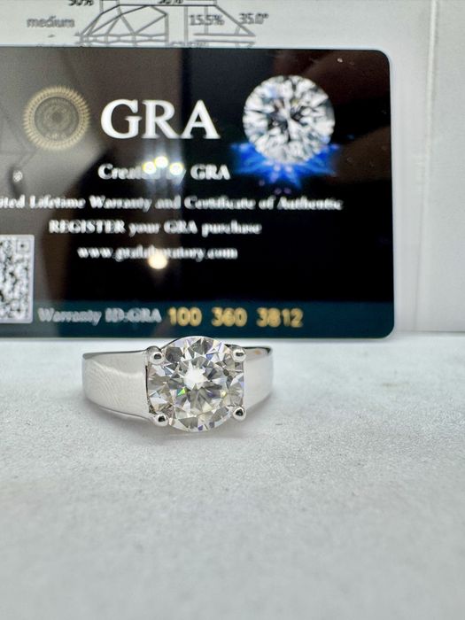 Сребърен пръстен с мойсанит (Диамант) 2 карата