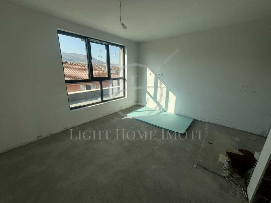 Продава се Тристаен апартамент в с. Белащица, Област Пловдив - 152 кв.м за 1400 €/кв.м - Снимка #4