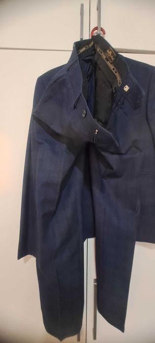 Продаю мужской костюм